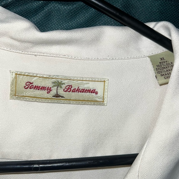 Size xl Tommy Bahama silk shirt - Picture 4 of 7